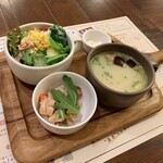 FANCL BROWN RICE MEALS - 新鮮野菜のサラダ
                        本日のアンティパスト（チキンのマリネ）
                        本日のスープ
                        ソイ（豆乳）ホイップ