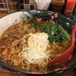 串焼キ カメチヨ・シャルボン - ピリ辛鶏皮煮込みラーメン