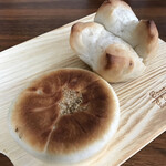 あけび庵 - 料理写真:野沢菜・たまごのお焼き＆大麦テーブルチーズパン