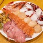 魚真 - 2020.6 魚真おすすめ！ 刺身盛り合わせ マグロをメインに他三点（1,500円）