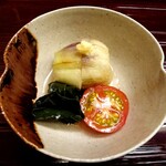 片折 - ヘタ紫なす、金時草、フルーツトマトなどの加賀野菜の先付