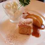 BISTRO POISSON ROUGE - ミントのジェラートとりんごのケーキ＠ミニコースランチ