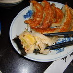 ちゃいなハウス - スタミナ餃子には銀杏丸ごと入ってます