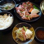 焼肉 やまと - 盛り合わせ焼肉セット　１０００円