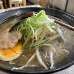 満足ヌードル ラーメンハウス - 塩ラーメン　0.5玉追加