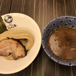 煮干らあめん　じんべえ - 濃厚煮干しつけ麺