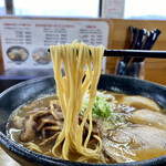 うえたい - 細めストレート麺です。