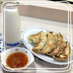 新味覚 - 餃子と牛乳の組み合わせが最高です。