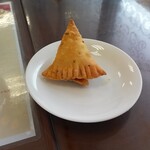 ベンガルカレー亭マンナン - シンガラ　1個200円　2個370円