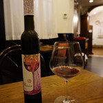TRATTORIA ALBERO - デザートワイン
      舌に贅沢な甘さが広がりますが、しつこくない甘さで、さっぱりといただけます。
      