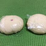 東山酒饅頭店 - 左：こしあん　右：つぶあん