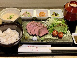 Kyuushuu Hakata Ryourina Bene - 極上やわらか牛タン＆麦飯定食2000円。1日10食限定