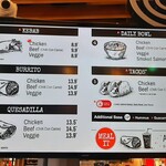 Stuff'd - 野菜たっぷりのヘルシーメニューはトルコのケバブや、メキシコのタコスにブリトー、ケサディーヤ、生地で包まないサラダボウルも