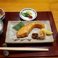 赤坂とゝや魚新 - 鮭塩焼き定食全景