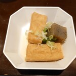 釣りあじ食堂 - お通しの“煮物”から料理はスタートした。