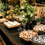 ザ・テラス - ブッフェ台＠少しこじんまりしました