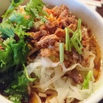 榮晟刀削麺 西安私菜坊 - 刀削ビャンビャン麺