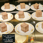 ザ・テラス - ツナときゅうりのサンドイッチ＠ワックスペーパーが乾燥防止で良いです