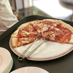 ザ・テラス - テーブルサービスの焼きたてピザ＠キャパ足りず未食