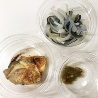 料亭 やまさ旅館 - エンぺラの湯引き、甲羅酒用甲羅、自家製柚子胡椒