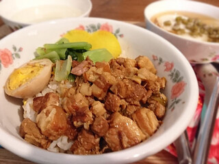 家豆花 - 魯肉飯