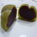 川端道喜 - 青梅の切り口