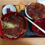 十文字屋 - かつ２枚をよけて食べれる状態に(笑)