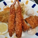 コーヒー＆レスト からさわ - 魚フライ、エビフライ、チキンカツ