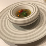 朗 長谷川稔Lab - 季節の食材をゼリーがスープ仕立て。思いやりも感じる。