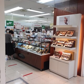 GODIVA_2