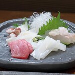 桶家乃隠居 - お造り盛り合わせ