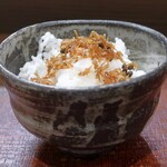 桶家乃隠居 - 炊きたてご飯にちりめん山しょう