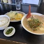 長浜ラーメンとん吉 - ラーメン定食♪