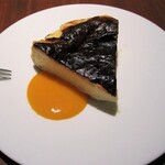 bistro Un - Un の バスクチーズケーキ