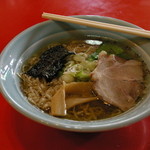 北京飯店 - 料理写真:人気のあっさり鶏ガラスープのラーメン