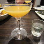 炭火焼肉・韓国料理 KollaBo - カクテル生マッコリ　桃/チャミスル