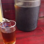 進来軒 - この烏龍茶がまた、旨い