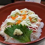 鮮魚売場直営 とれとれ寿司 - アボガド海鮮丼