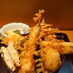 河原のあべ - ドンと盛られた天丼