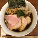 自家製手もみ麺 鈴ノ木 - 見た目にも綺麗な、美味いトッピング逹。