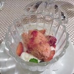 ビストロ ダイア - いちごそのまんまのアイスとブラマンジェ　