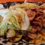 栄夏 - レタスと豚肉の生姜焼き風炒め物