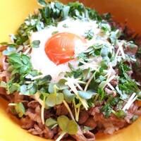 龍吟 - ■牛丼　厳選した黒毛和牛を贅沢に