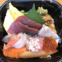 すし 堺 - テイクアウト「海鮮ちらし」1100円