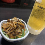 拉麺酒房　しはら - 晩酌セットのビールと小鉢