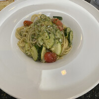 コレドガーナ - 三河の天然ヒラメとズッキーニとプチトマトとペストジェノベーゼ