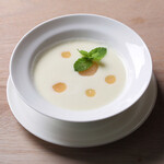 レストラン 桂姫 - 白桃とじゃがいものヴィシソワーズ
