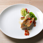 レストラン 桂姫 - 旬鮮魚のポワレ　セミドライトマトとケッパーのオイルソース