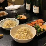 京松蘭 - もやしナムル、キムチ盛り合わせ