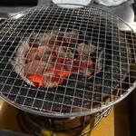 炭火焼肉 かんちゃん - 七輪での炭火焼は初代オーナーの
            脇田屋さんから変わらずの伝統⁈